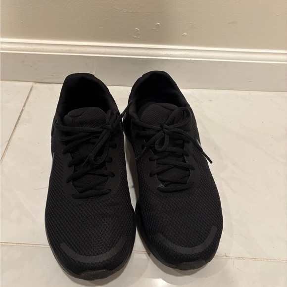 Nike Revolution 7 Running Shoe- Mens - Picture 2 of 5